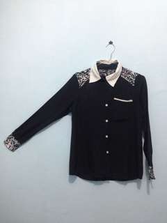 Kemeja hitam loreng