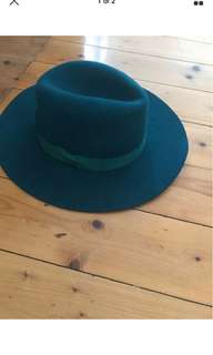 Lack of Color HAT woman forest green