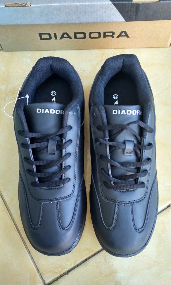 harga diadora gilberto white