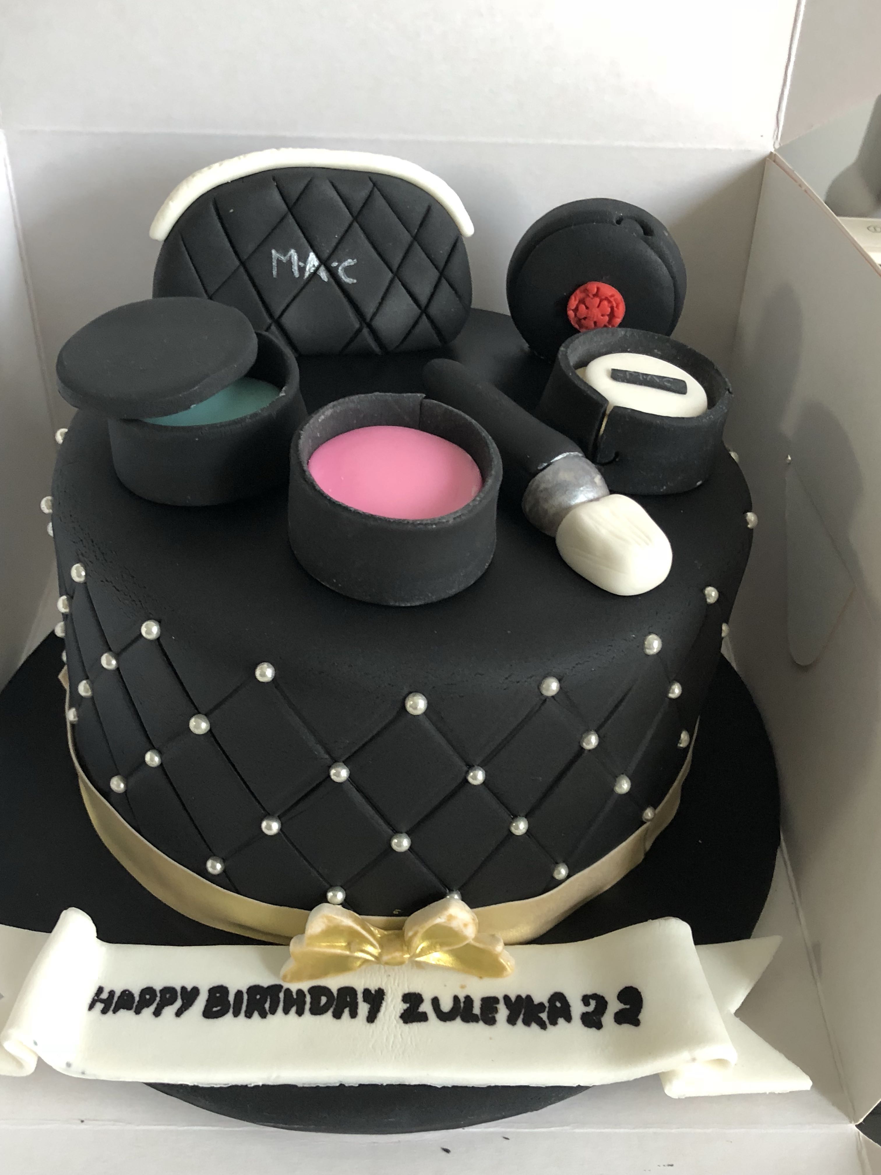 Make Up Theme Cakes / Make Up Themed Cakes Make Up Cake ...