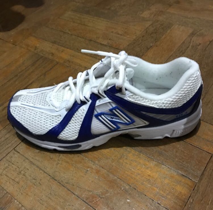 new balance 383 running shoes