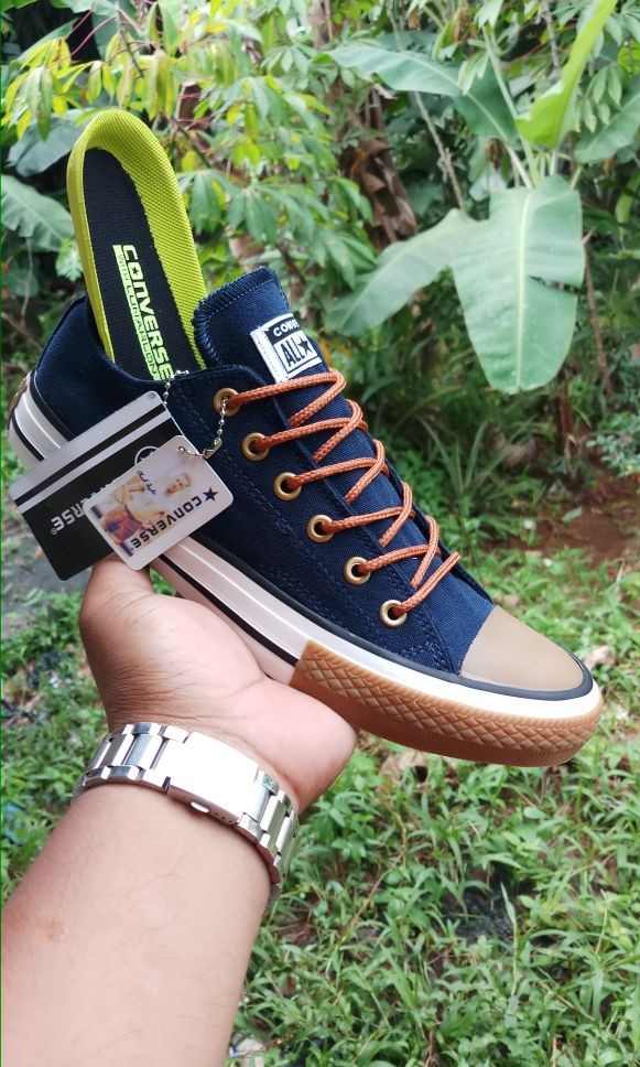 tali converse 70s
