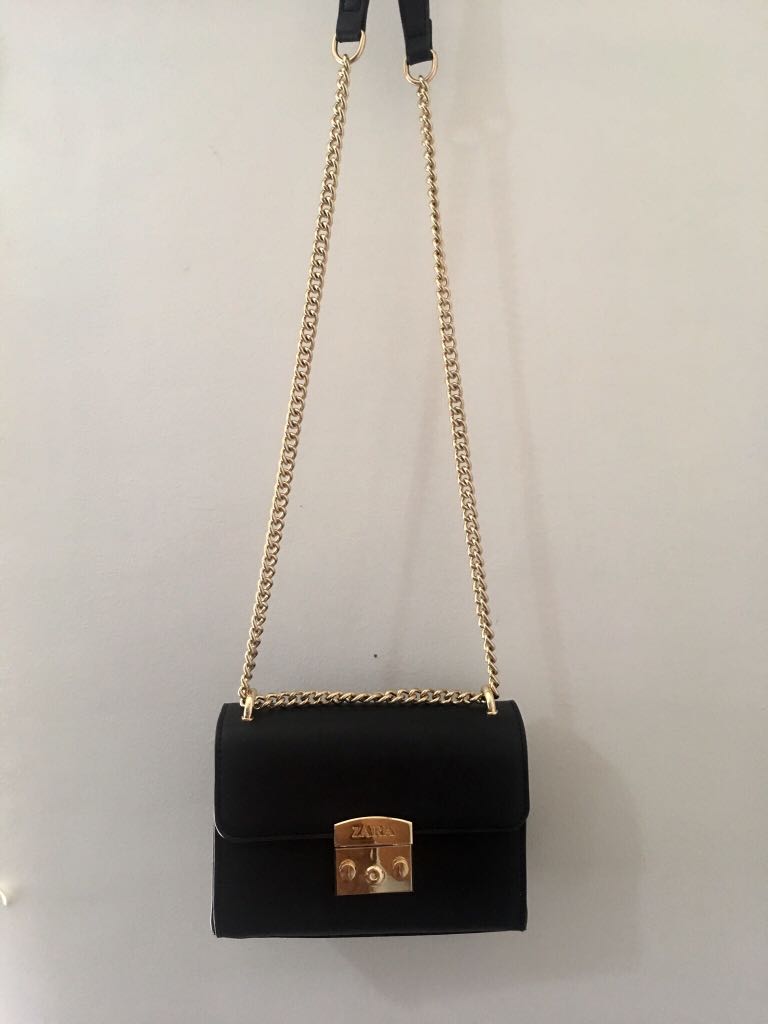 ZARA GOLD CHAIN SLING BAG