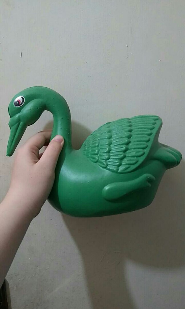 Celengan Plastik Bebek Hijau Properti Dijual Di Carousell