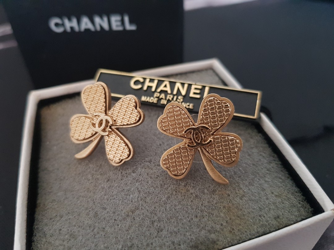 Chanel Four Leaf Clover Earrings Women s Fashion Jewelry