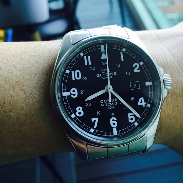 Glycine Combat Watch