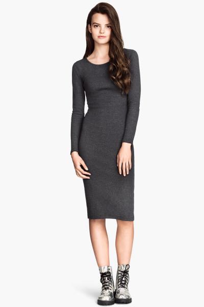 H&M Gray Bodycon Dress (Category: Dresses) located in Malabon City. Submitted by lordeleon (Listing ID 169237687, Image 1). Description: - Fits small to medium - Came from US - Slanted v-neck style - Good as new.