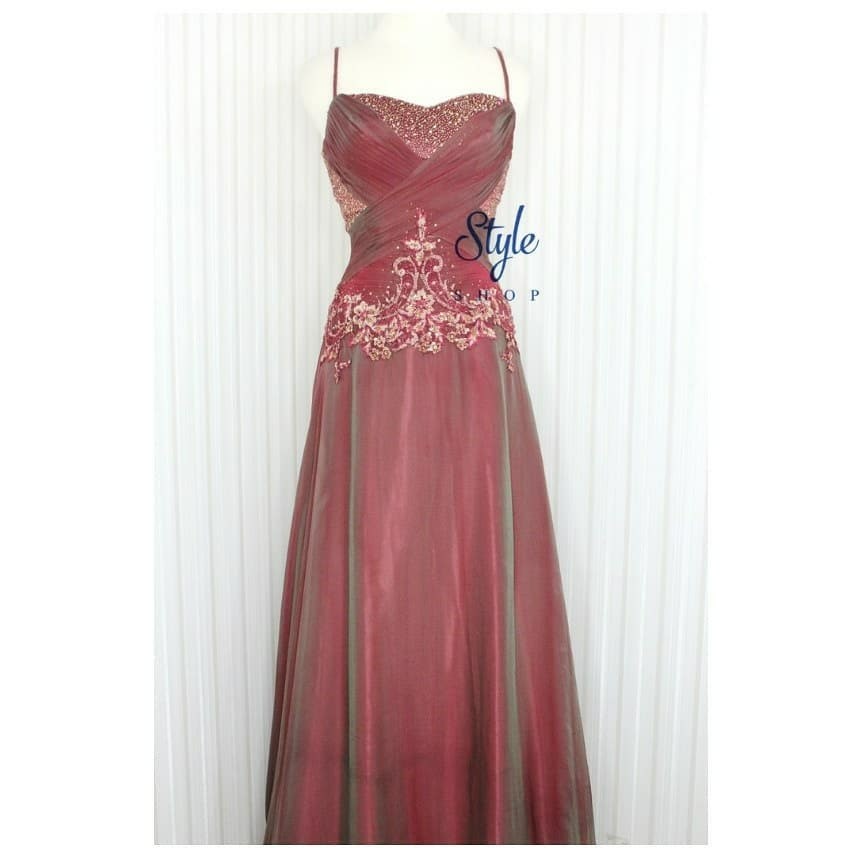 Long dress/gaun pesta Warna merah maroon kode 8024 