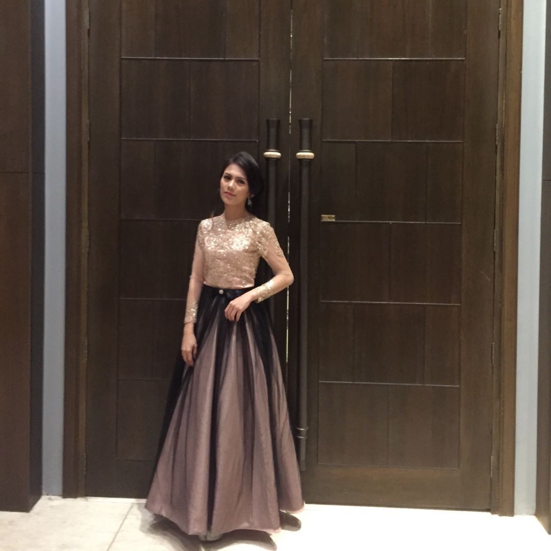 rose gold gown for rent
