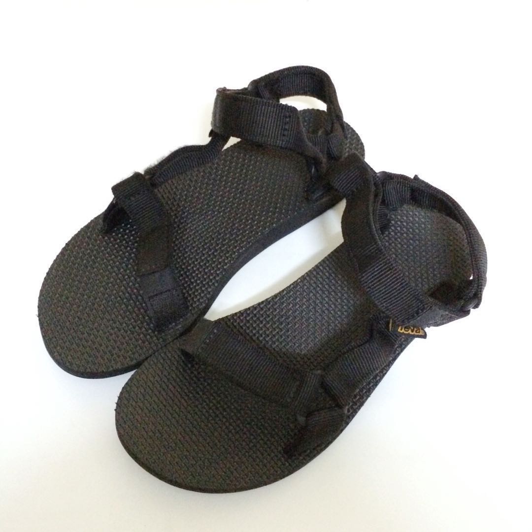 who sells teva shoes