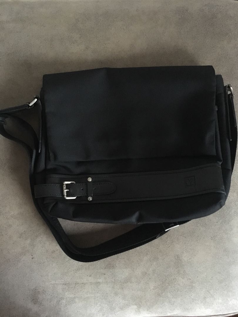 Valentino Rudy Sling Bag (Black), Men's Fashion, Bags, Sling Bags on ...