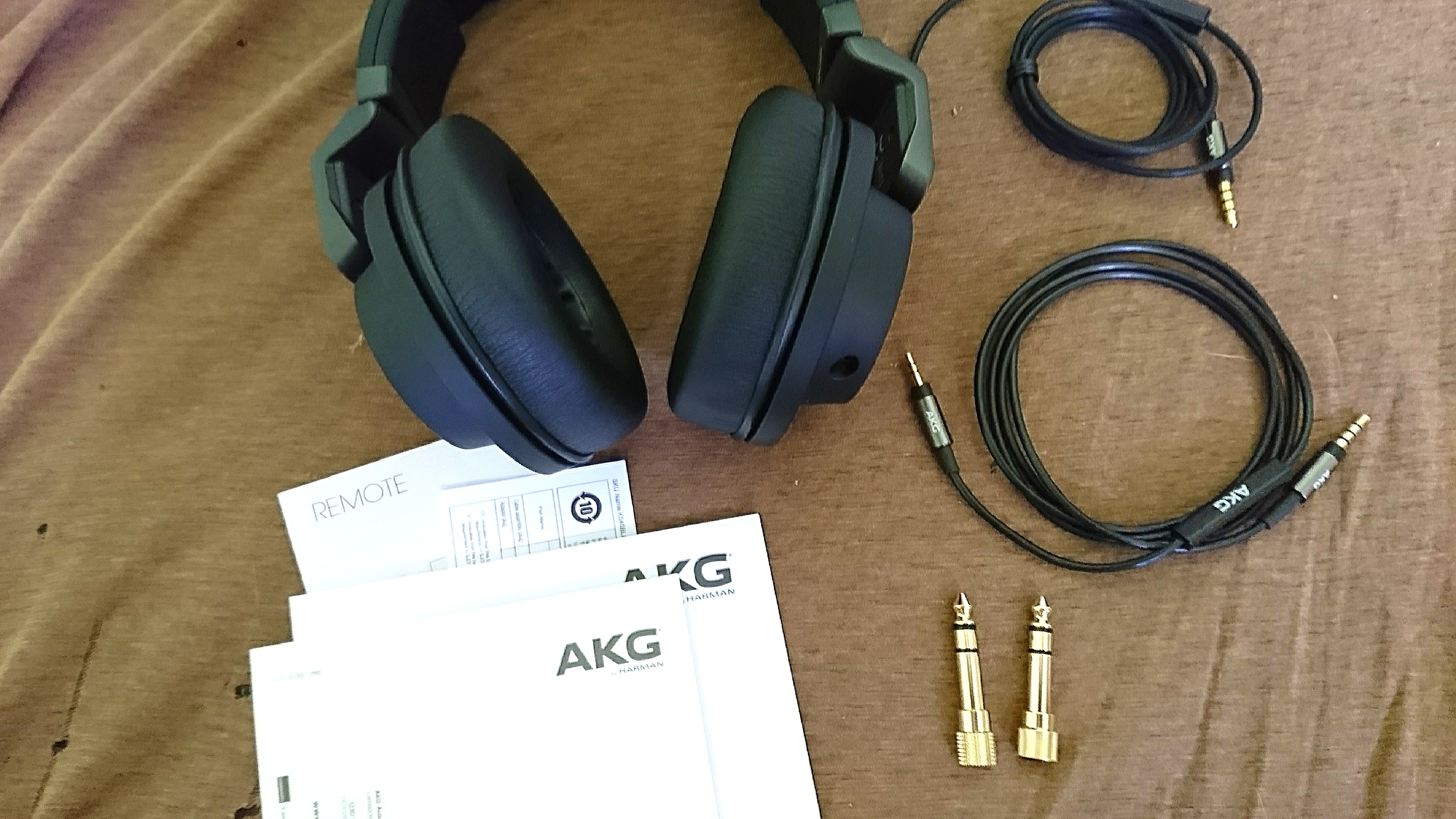 akg k545 耳罩式耳机