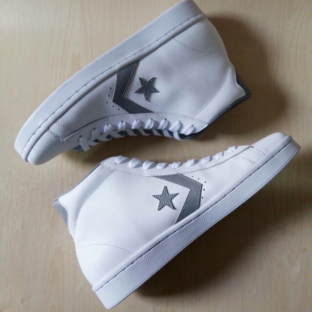 Converse PL 76 Mid White dolphine Fesyen Pria Sepatu di Carousell