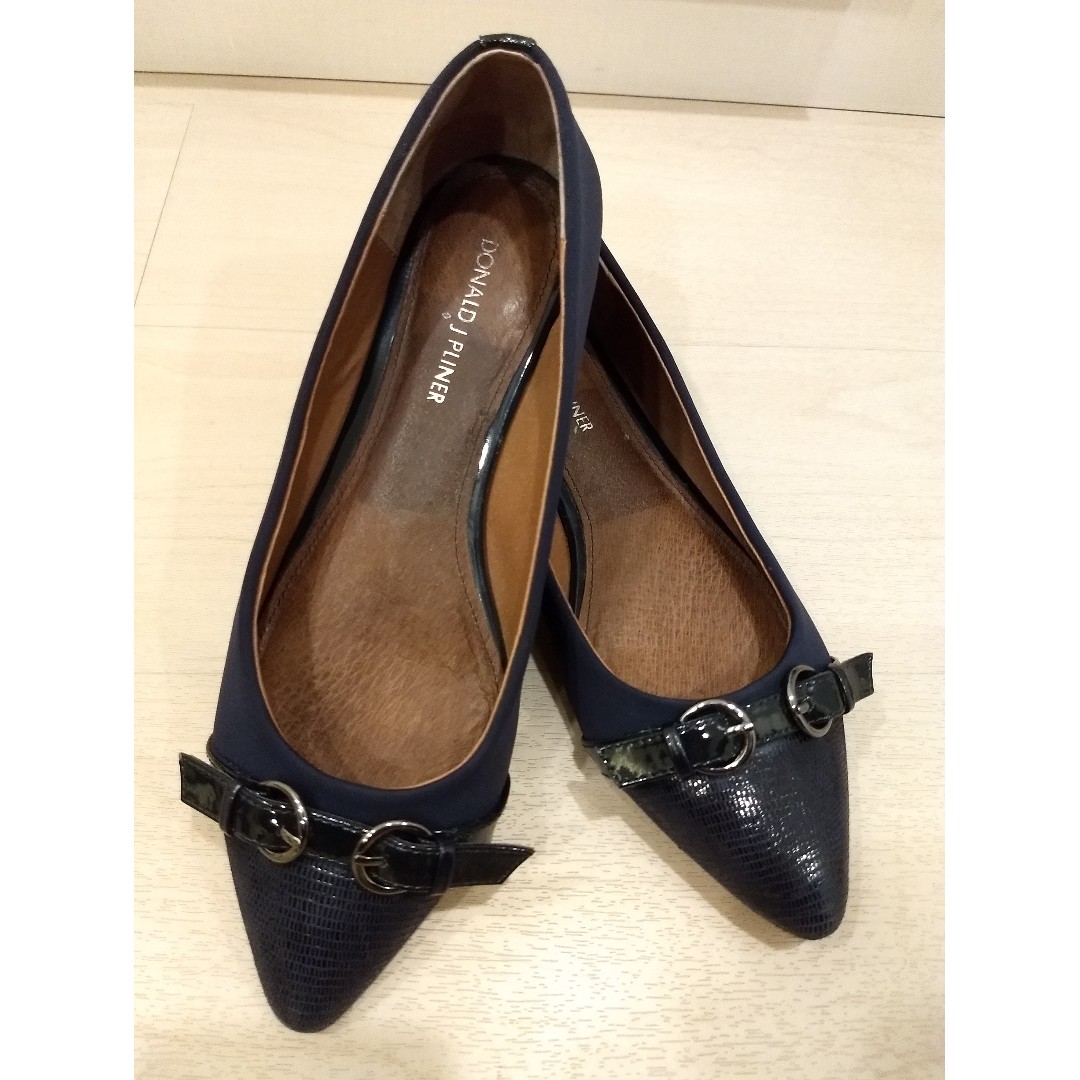 Dressy navy blue Donald J Pliner flat 