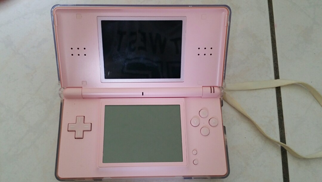 掌上機任天堂DS Lite 粉紅改機, 電玩, 電玩主機在旋轉拍賣