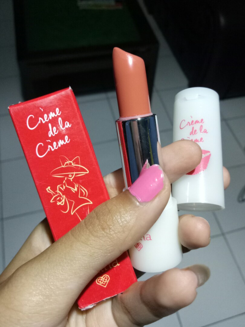 Emina Creme De La Creme 03 Emily S Peach Kesehatan Kecantikan Rias Wajah Di Carousell