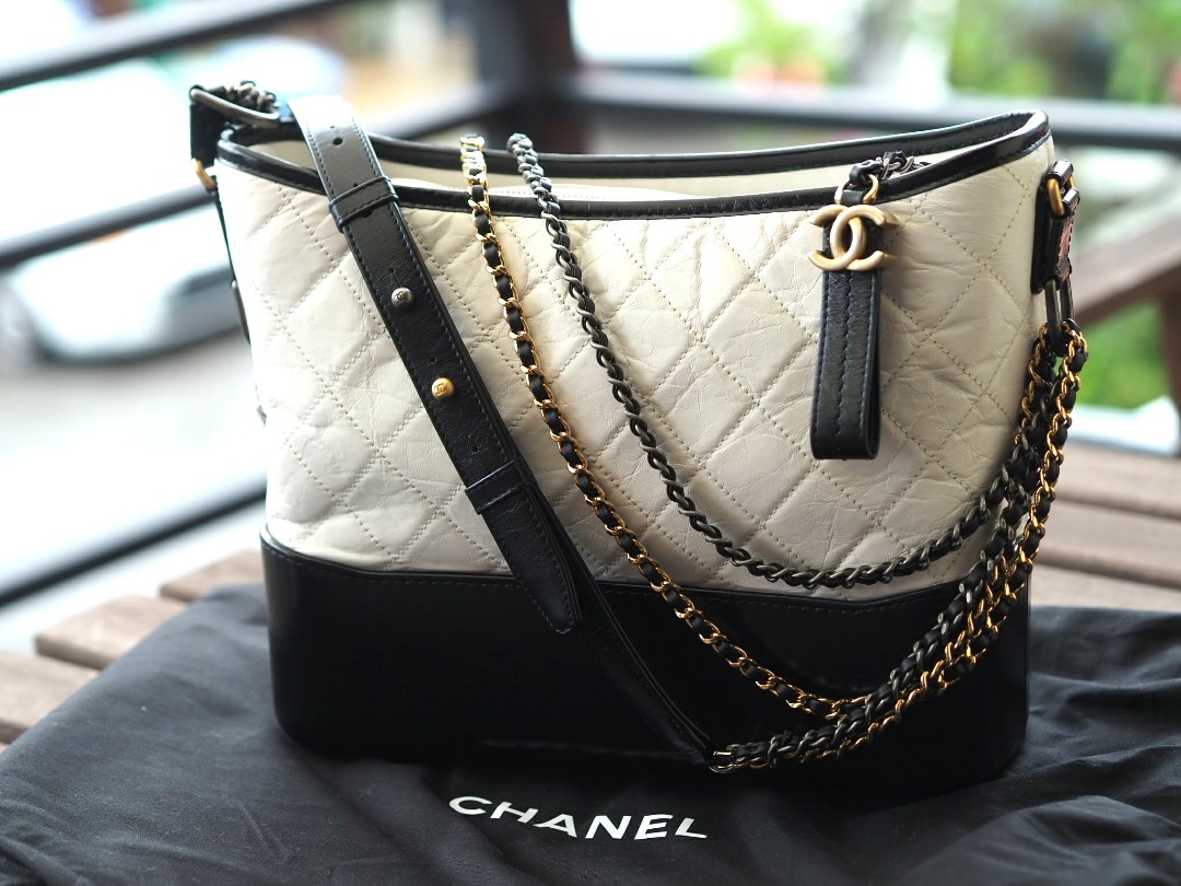 Chanel Gabrielle Medium Calf Black / White