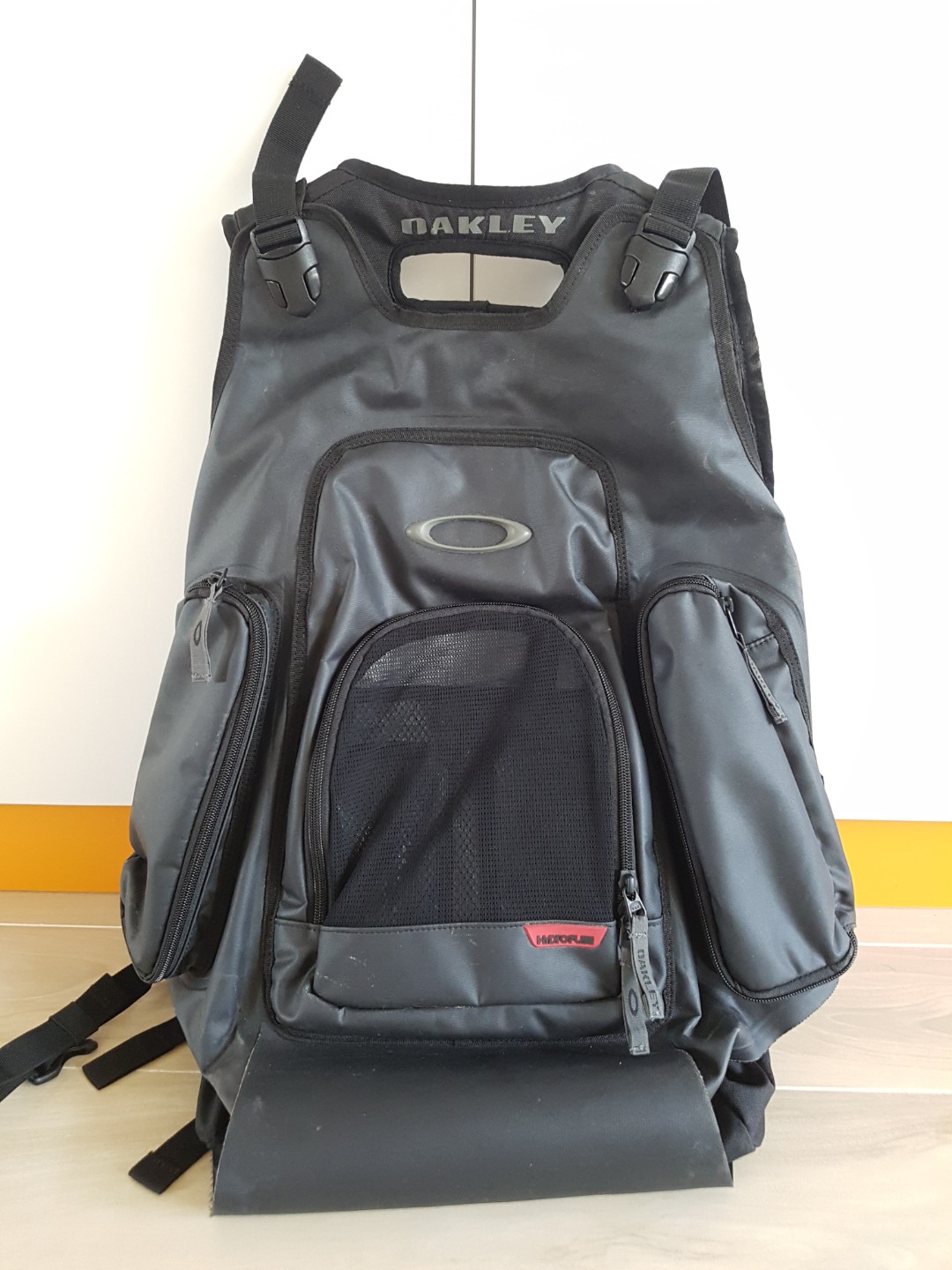 oakley hydrofuse backpack