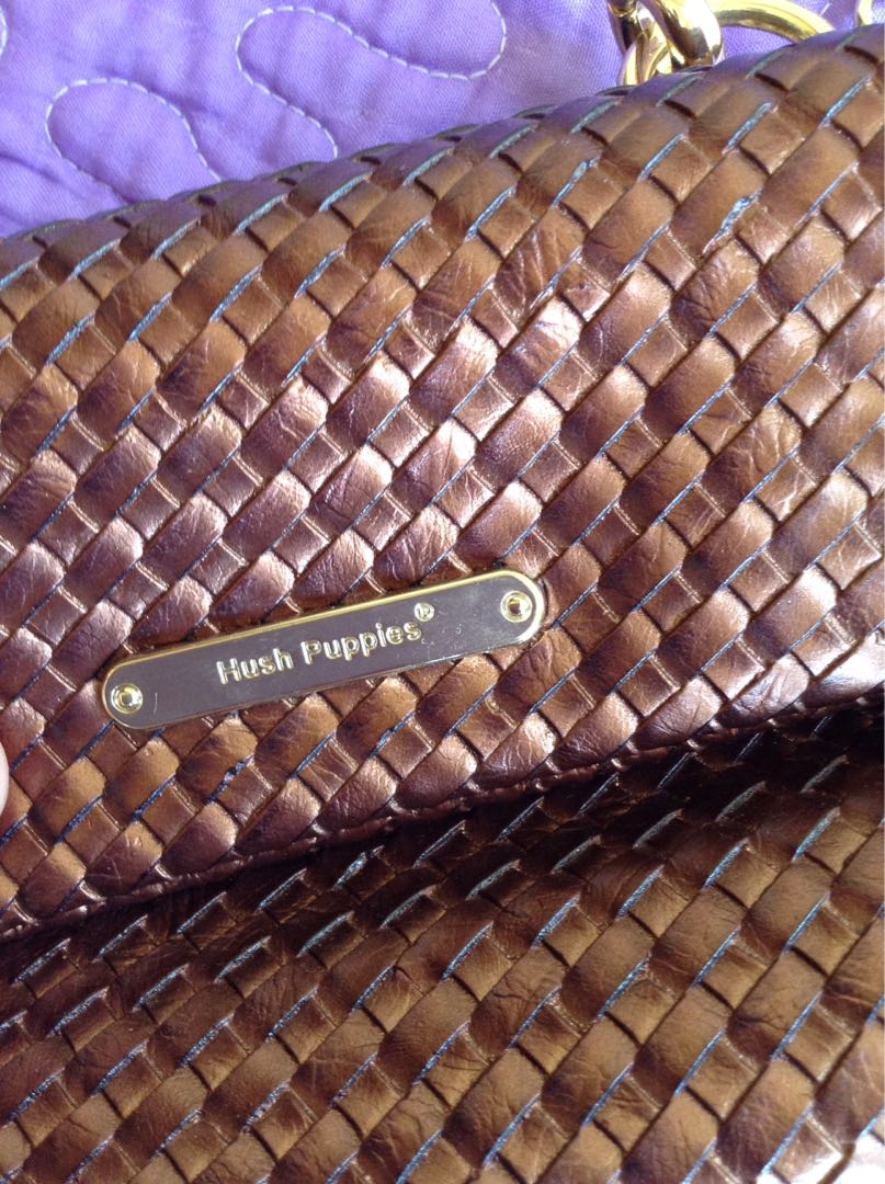 Sling bag (Category: Cross-body Bags) located in Calasiao. Submitted by matrona (Listing ID 169352904, Image 2). Description: Pwedeng gawing belt bag .