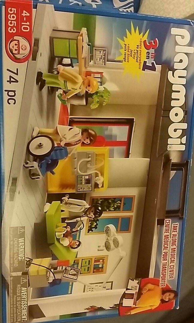 playmobil medical centre
