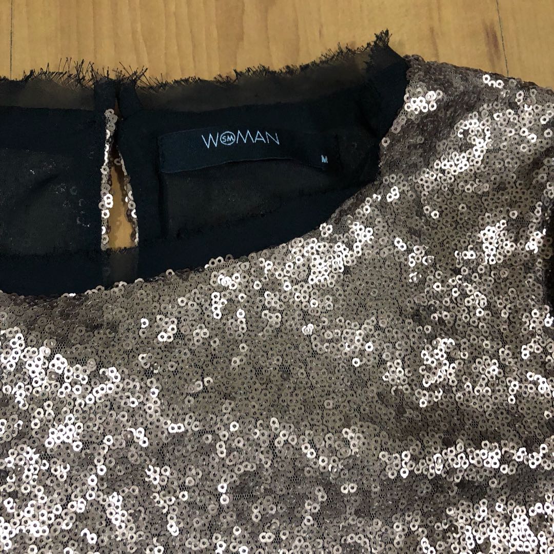 SM Woman Sequin Crop Top (Category: Blouses) located in Manila. Submitted by yna.shops (Listing ID 169606159, Image 2). Description: BNWOT Never Used topshop miss selfridge zara asos self portrait zalora megane mds collection evernew forever new forever 21 vero moda dorothy perkins h&m charlotte russe miumiu repetto ferragamo zara .