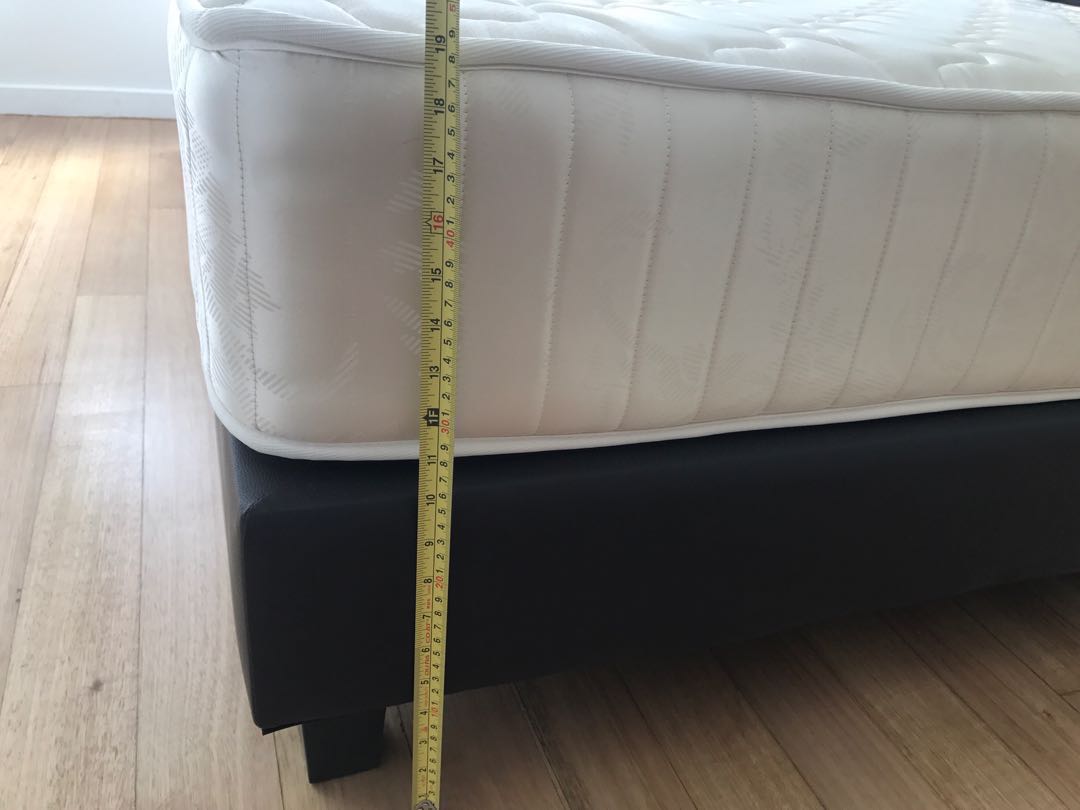 Wonderest King Size Mattress With Bed Frame And 2 Pillows