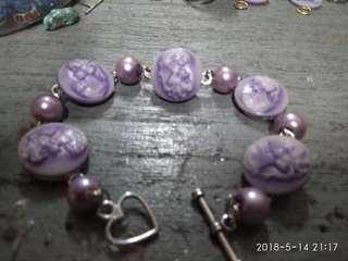 Purple lady cameo bracelet with pearl