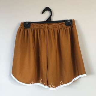 Camel Short