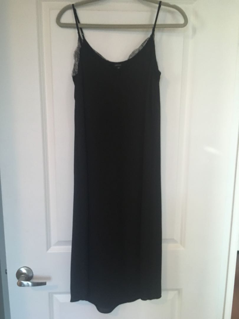 Aritzia Babaton Townsend slip dress size small Women s Fashion
