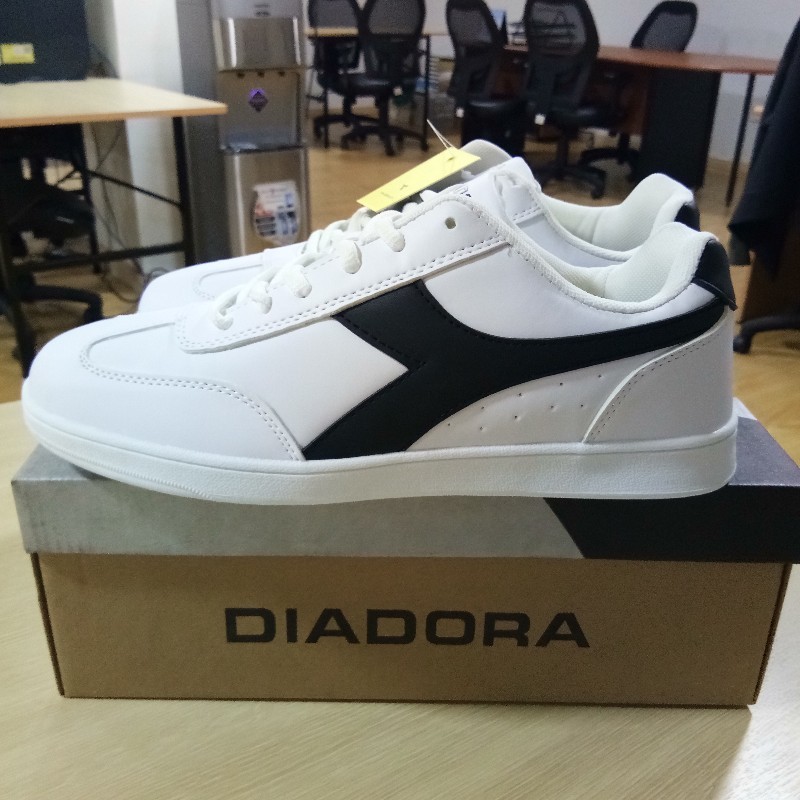 Diadora Gilberto Original Fesyen Pria Sepatu di Carousell