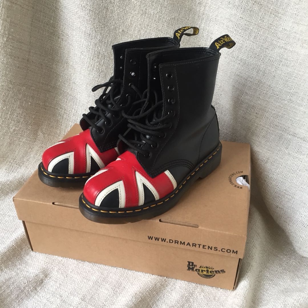 Dr martens union hotsell jack 8 eye boot
