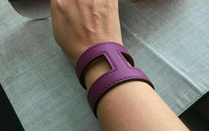 Hermes Ano Cuff Bracelet In Anemone Luxury Accessories on Carousell