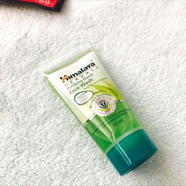 himalaya herbals purifying neem face wash 15ml