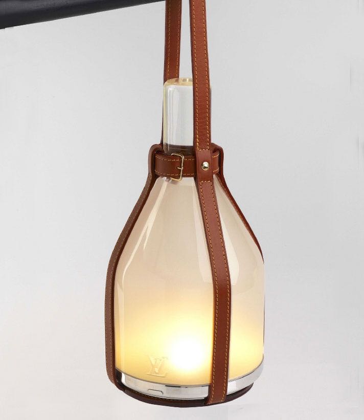 Louis Vuitton Bell Lamp *rare in market*, 名牌, 飾物及配件- Carousell