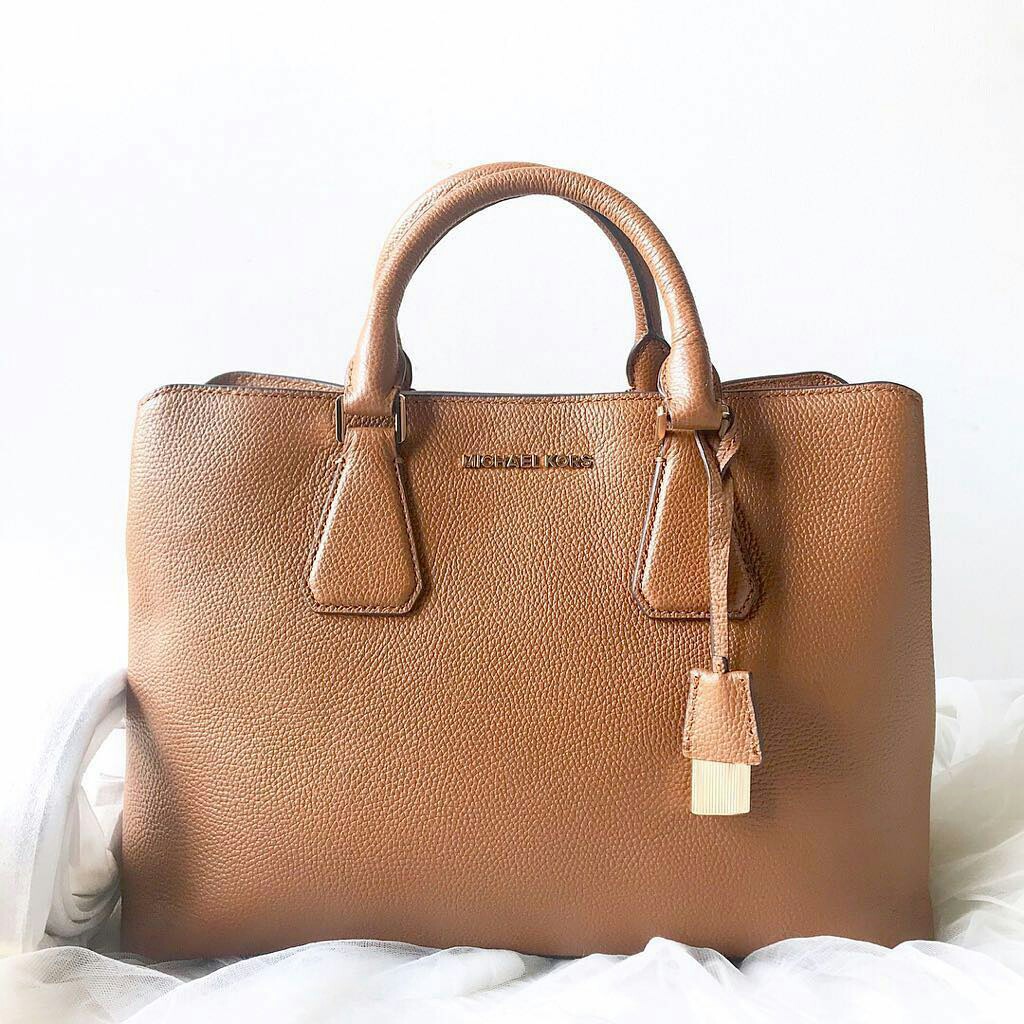 Michael kors camille satchel size: 33cm 