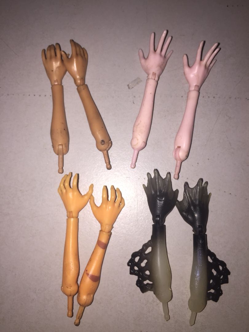 monster high hands, Hobbies & Toys, Toys & Games on Carousell