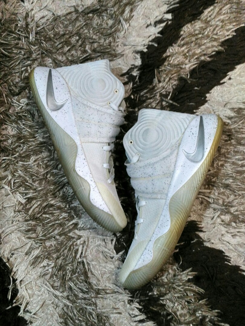 sepatu nike kyrie 2