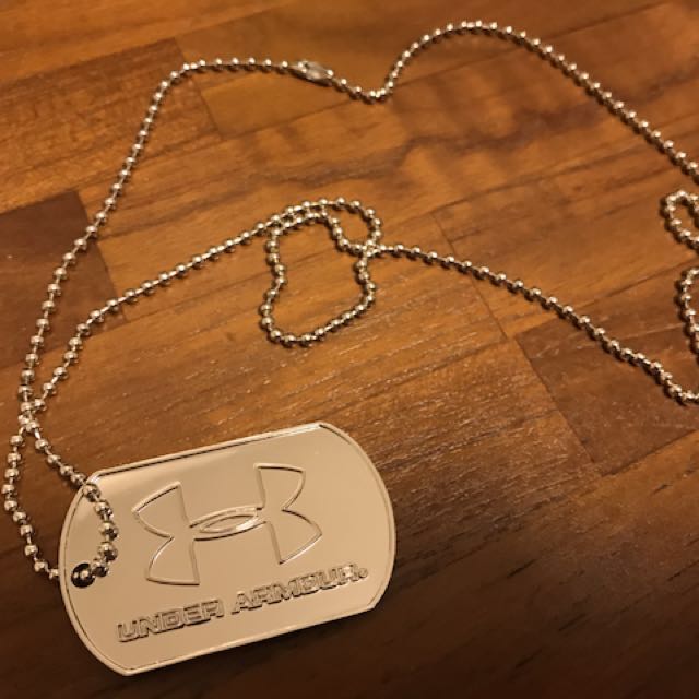 Under Armour Dog Tag, Men's Fashion, Activewear on Carousell