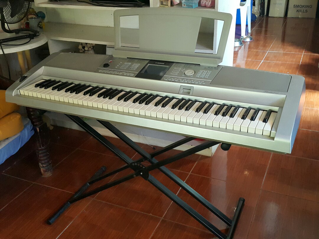 Yamaha Portable Grand DGX305, Hobbies & Toys, Music & Media, CDs