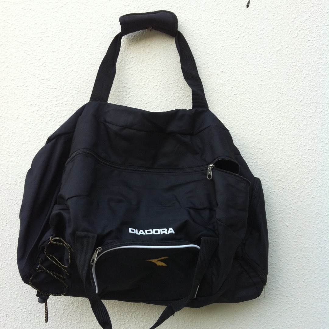 diadora gym bag