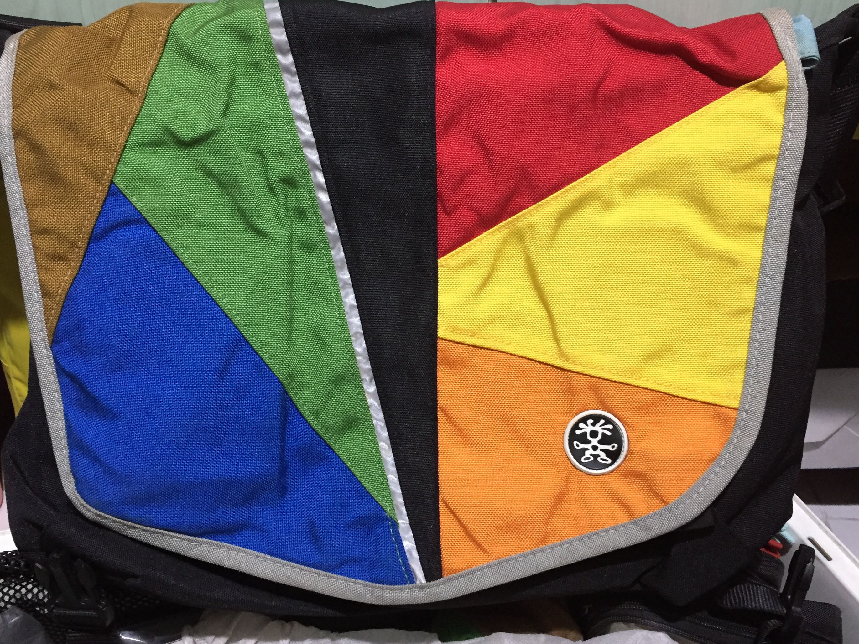 Crumpler Messenger Bag, Luxury, Bags & Wallets on Carousell