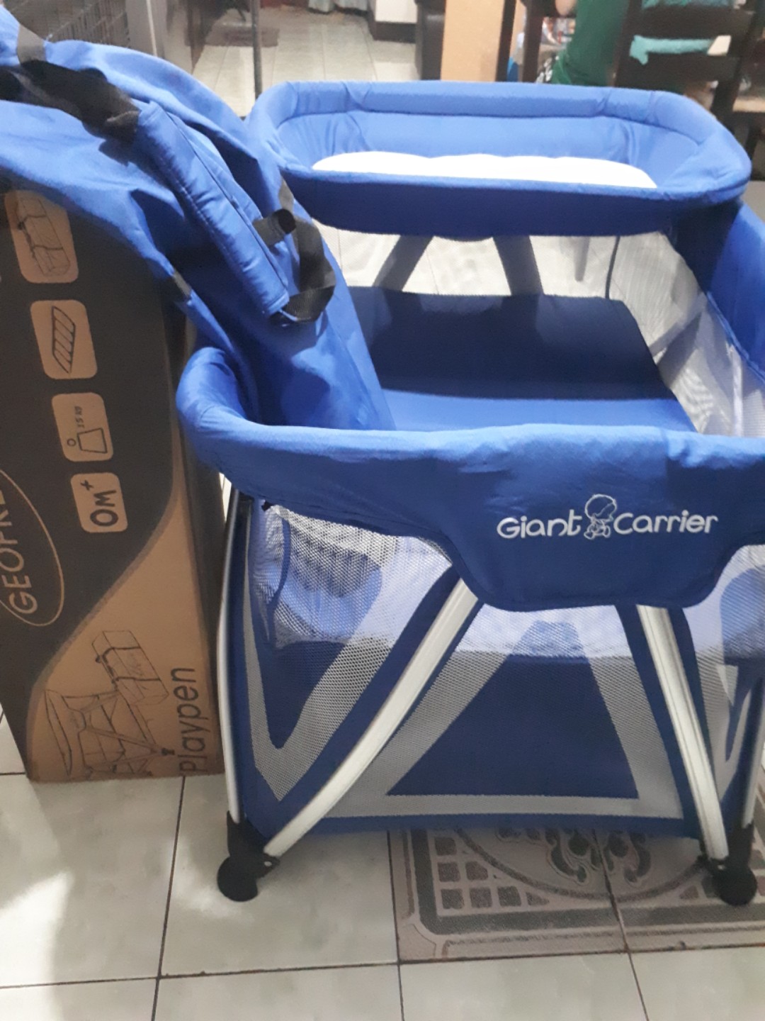 giant carrier crib geoffrey size