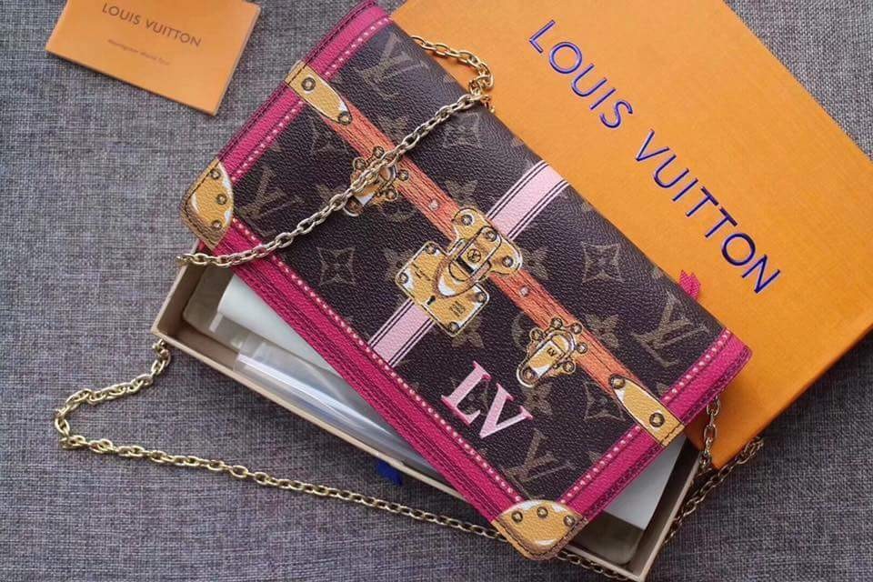 lv clutch with chain
