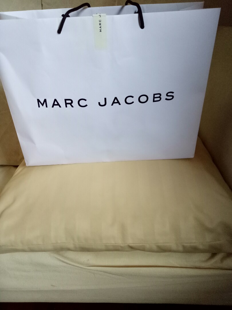 marc jacobs paper bag