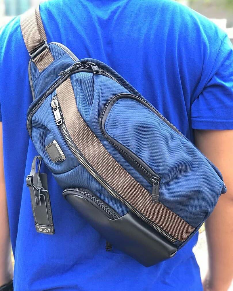 tumi bravo smith sling