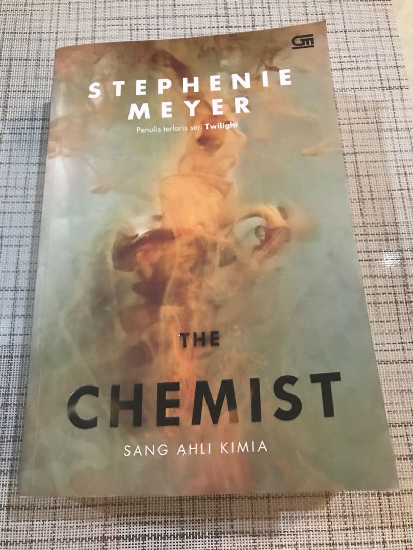 Stephenie Meyer The Chemist Buku Alat Tulis Buku Di Carousell