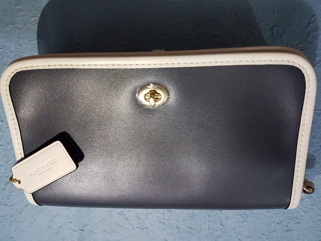 Coach wallet clearance outlet