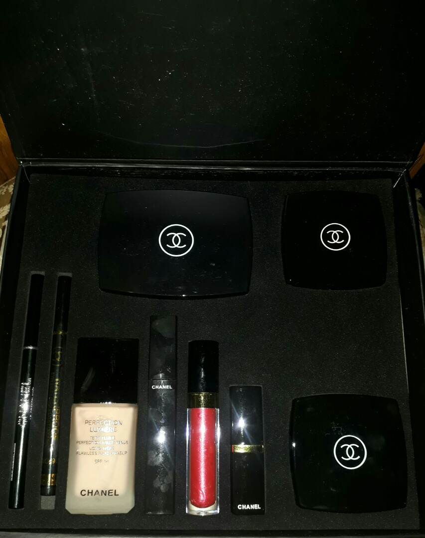 Chanel Makeup Kit Original, Luxury, Accessories on Carousell