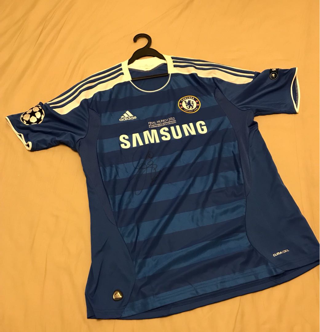 Chelsea Ucl 2012 Jersey Signed By Michael Essien Sports Sports Apparel On Carousell