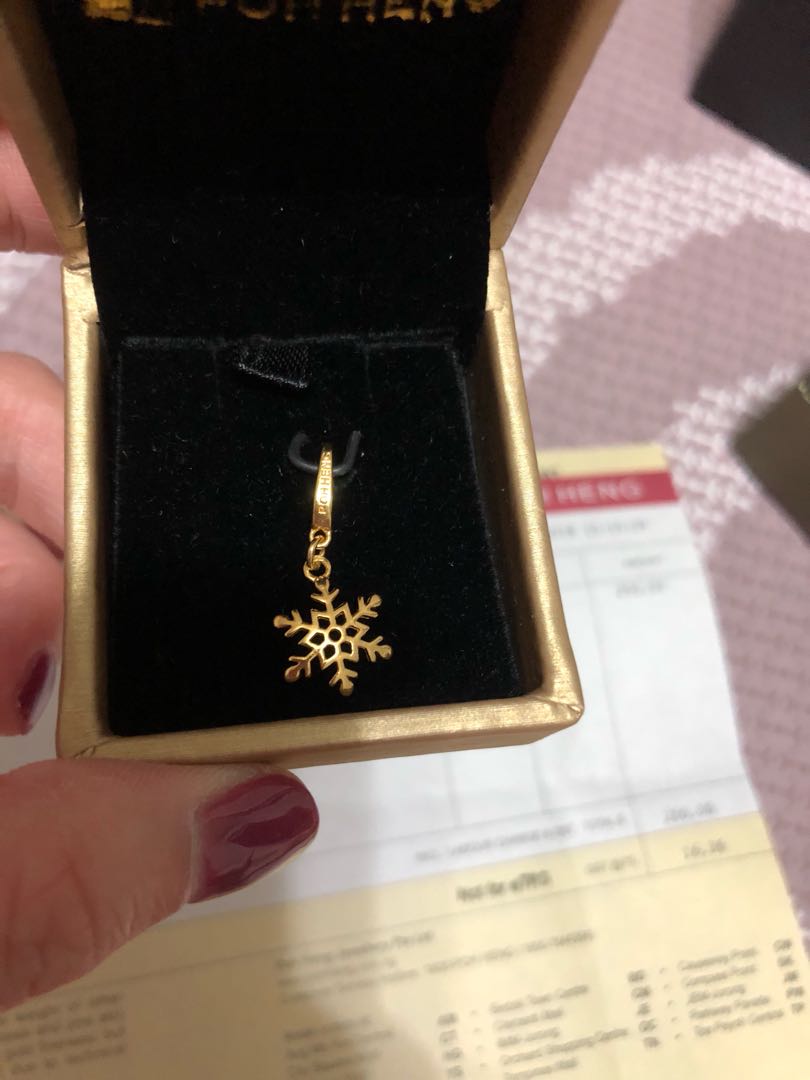 Final Price Poh Heng 22k Carousel Charm Women S Fashion Jewelry Organisers Necklaces On Carousell